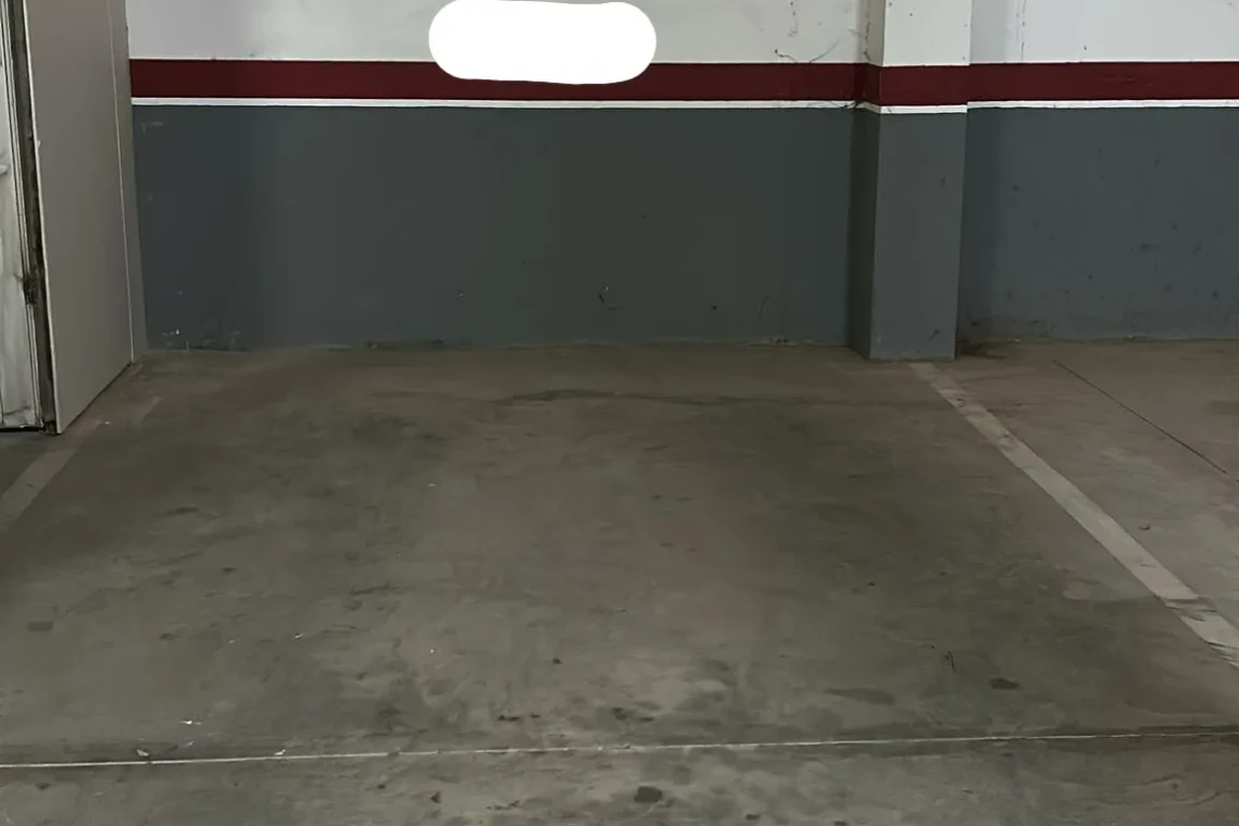 Plaza de garaje calle Santa fe esquina Club Vicar Goya 4