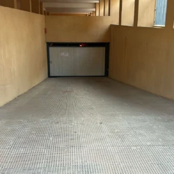 Plaza de garaje en Calle Santa fe 1