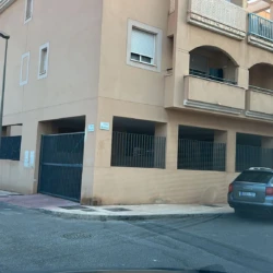 Plaza de garaje en Calle Santa fe 2